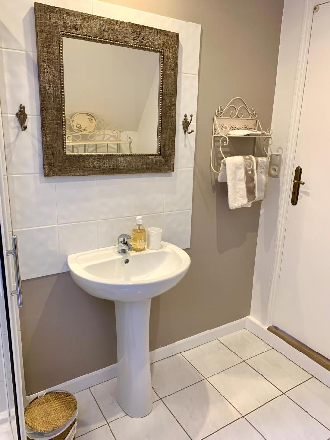 L'Ange Est Reveur Bed & Breakfast ลองเฌส์ ภายนอก รูปภาพ