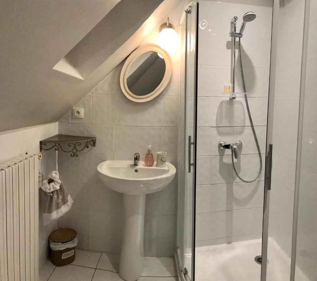 L'Ange Est Reveur Bed & Breakfast ลองเฌส์ ภายนอก รูปภาพ