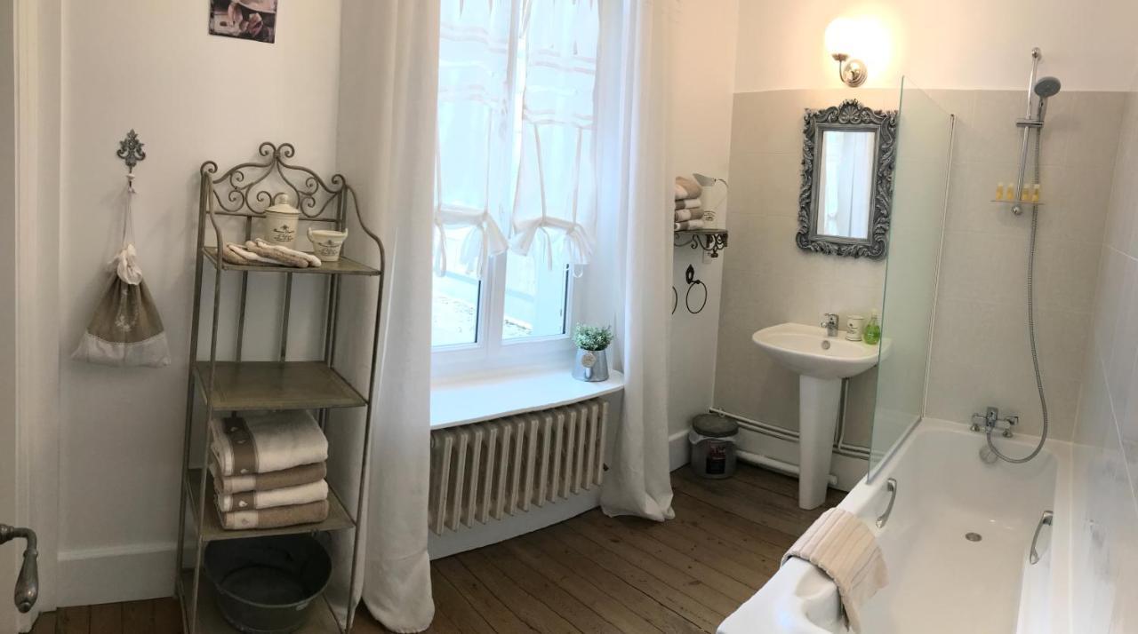 L'Ange Est Reveur Bed & Breakfast ลองเฌส์ ภายนอก รูปภาพ
