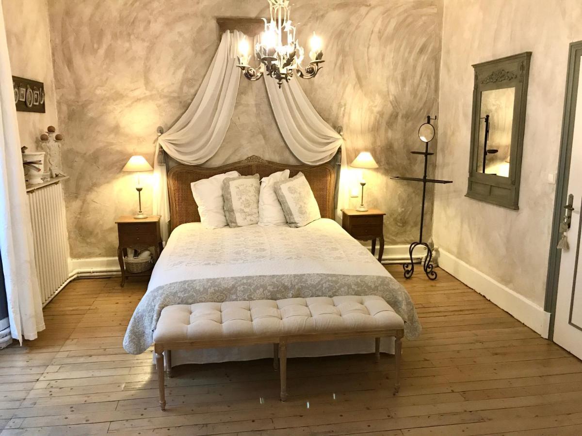L'Ange Est Reveur Bed & Breakfast ลองเฌส์ ภายนอก รูปภาพ